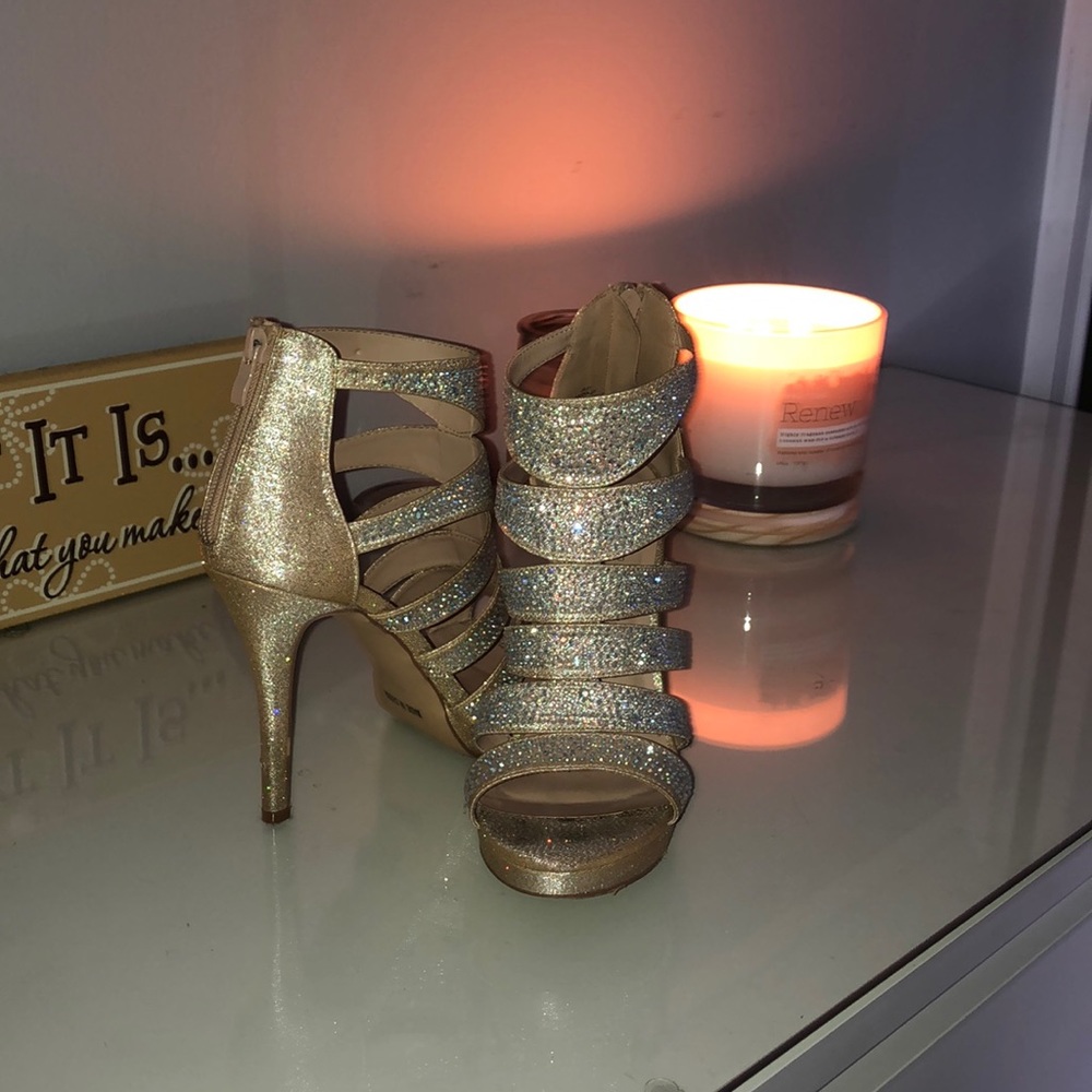 Holiday heels in size 8